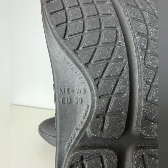 Oofos Ooahh Black Luxe Recovery Slides Sandals Women Size 8 Men Size 6 Athletic - Picture 10 of 10